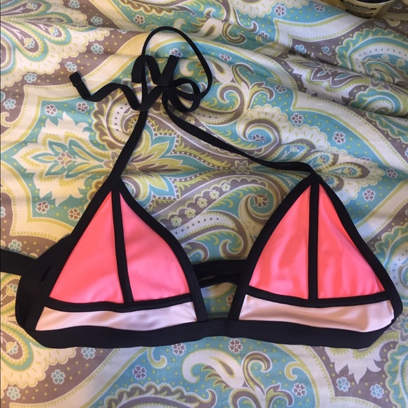 Xhilaration Other - Target triangle bikini top ✨💕